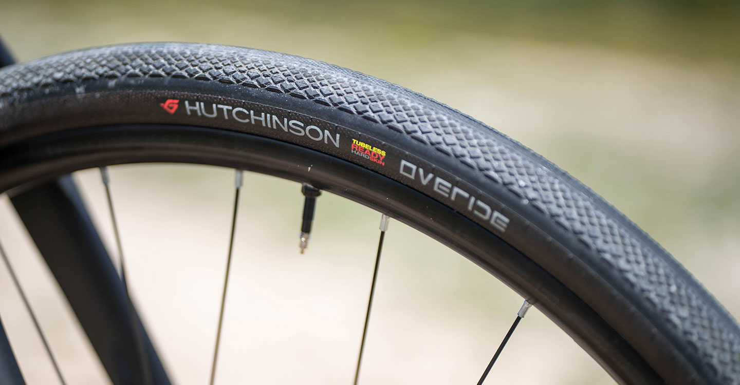 Hutchinson Overide Gravel Tan Wall Tyre 700×38 Tubeless Ready HS 