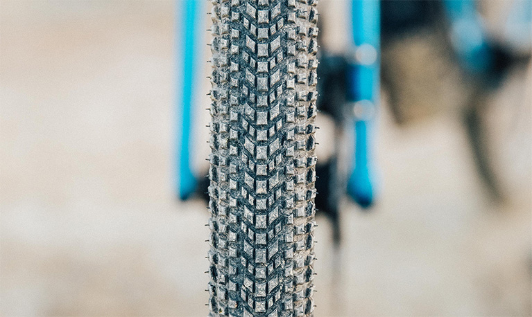 Nel 2020, Hutchinson ha lasciato il segno nel mondo del gravel con il lancio del Touareg, diventato rapidamente iconico.